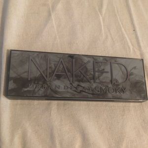 Urban Decay (authentic) Naked Smoky palette